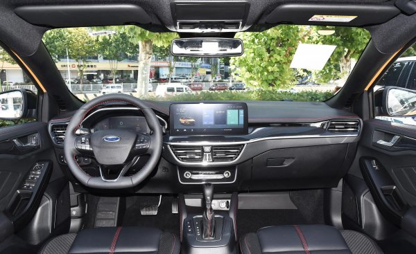 十三万左右的轿车哪个比较好开