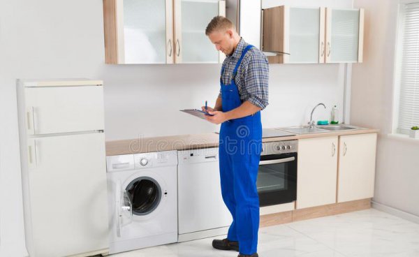 洗衣机为啥一边加水一边漏水的原因