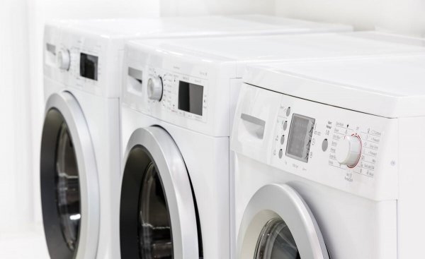 洗衣机为啥一边加水一边漏水的原因