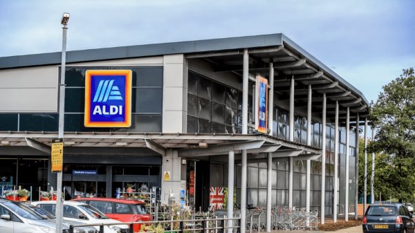 英国留学一年多少费用