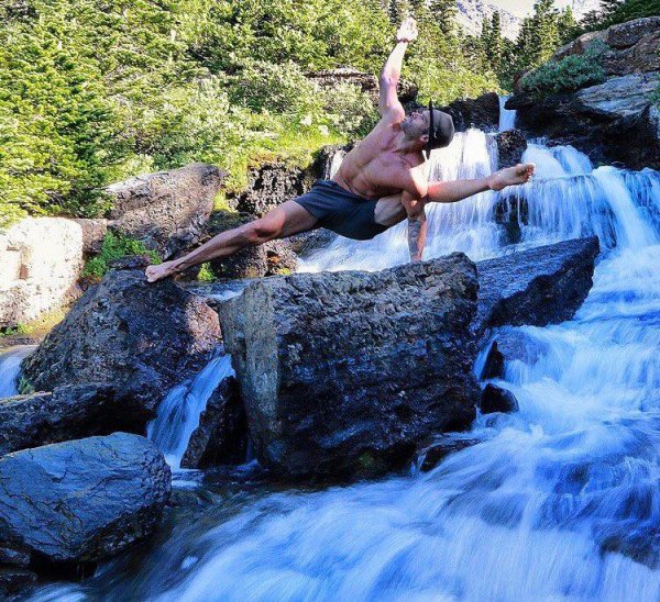 男生瑜伽每天必练8个动作