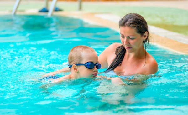 游泳初学者为什么浮不起来