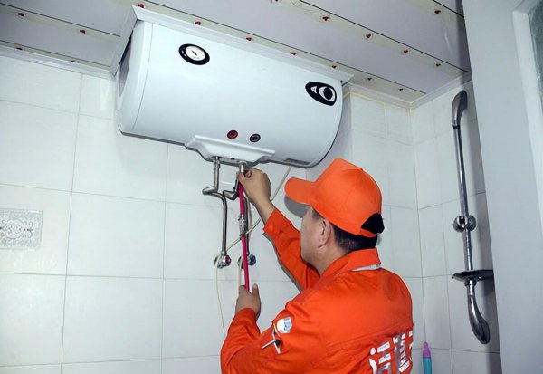 停水了热水器里的水怎么放出来