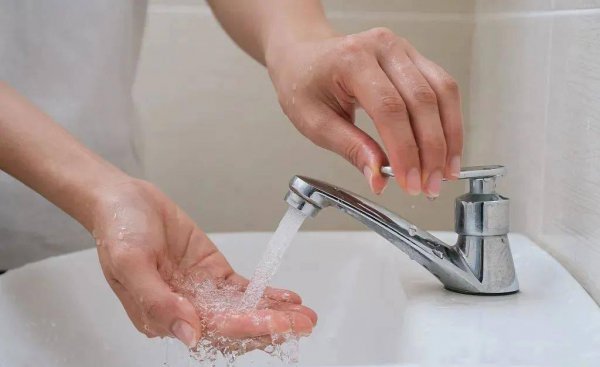 停水了热水器里的水怎么放出来