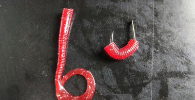 蚯蚓钓鱼怎么挂钩 提高中鱼率的四种蚯蚓挂钩方法