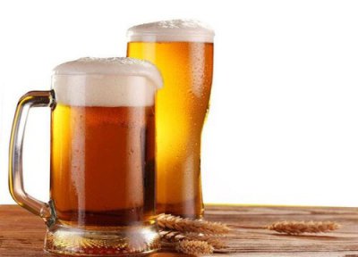 如何使君子兰叶子又绿又亮 用啤酒怎么养君子兰、绿萝的叶子翠绿光泽