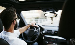 比亚迪外车窗起雾解决方法 比亚迪外车窗起雾怎么解决