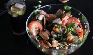 吃剩的海鲜能隔夜吃吗 吃不完的海鲜能留着隔夜吃吗