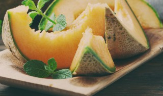 哈密瓜怎样挑的好吃又甜 买哈密瓜怎样挑选更甜的哈密瓜