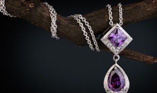 戴什么材质的项链好 项链戴什么材质的好