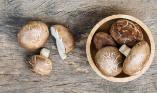 虾能不能和香菇一起吃 虾和香菇同吃可以吗