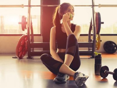 空腹运动的好处与坏处 运动训练前吃还是不吃