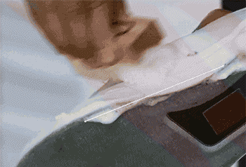 白鞋子上的黄污渍怎么去掉