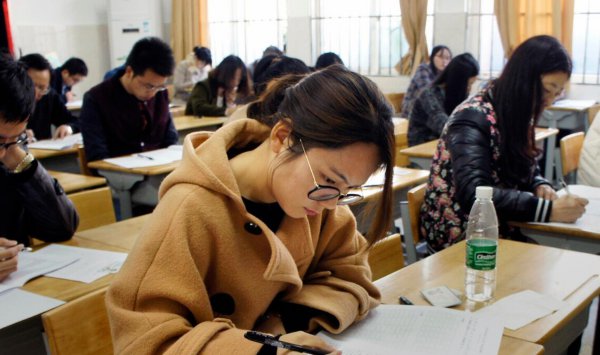 中国最容易当官的大学专业