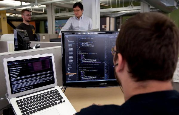 中国最容易当官的大学专业