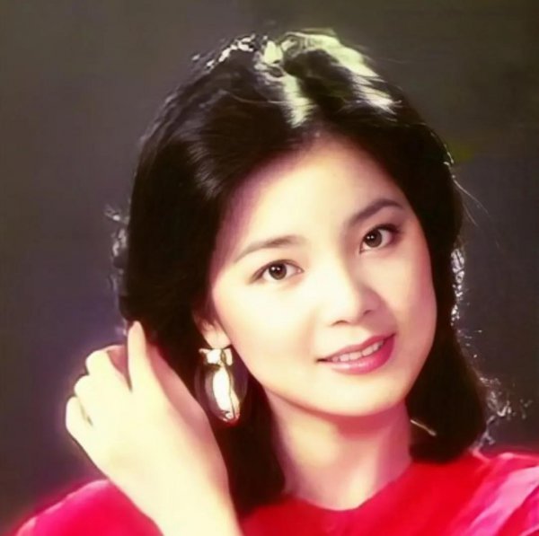 成龙老婆叫什么名字