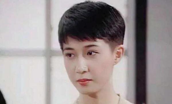 成龙老婆叫什么名字