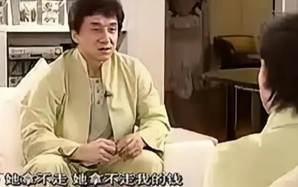 成龙老婆叫什么名字