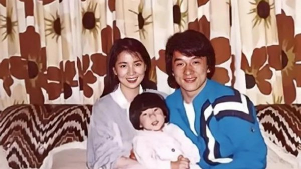 成龙老婆叫什么名字