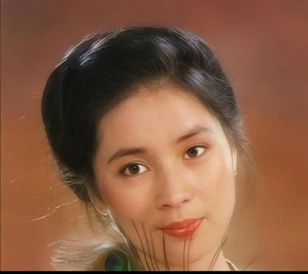 成龙老婆叫什么名字