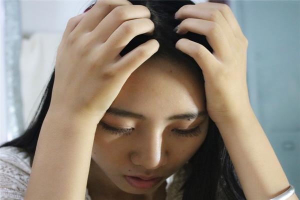 一个人是怎么变抑郁的