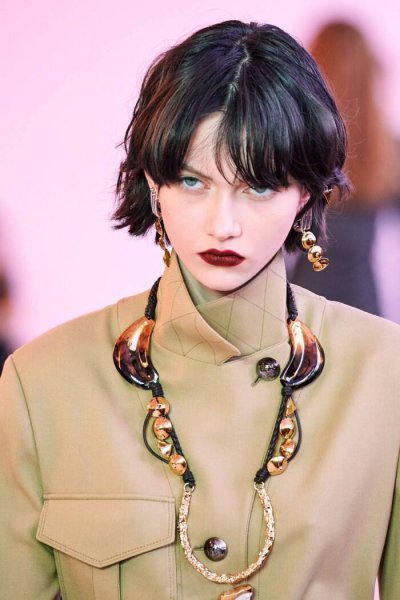 厌世少女脸是什么脸型