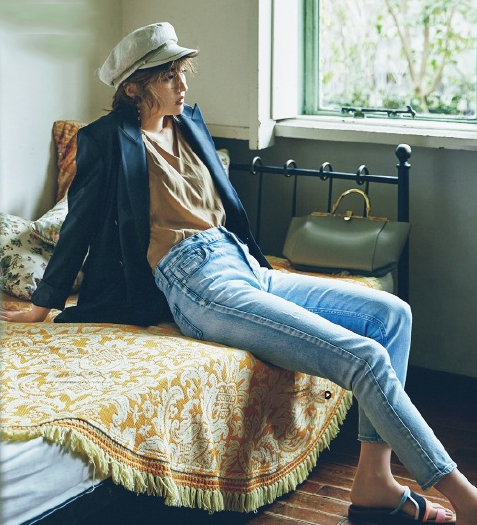 淡蓝色配什么颜色好看图