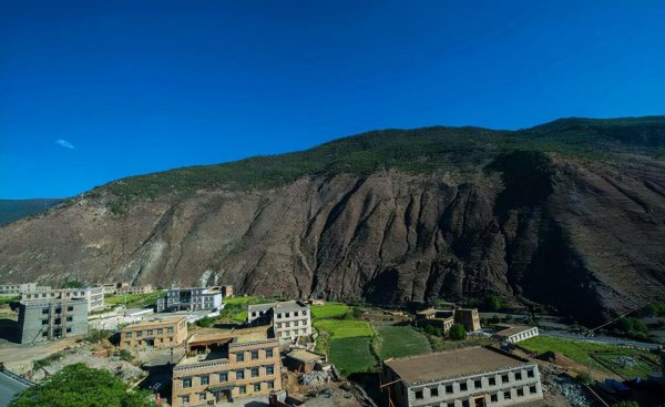 稻城海拔多少米