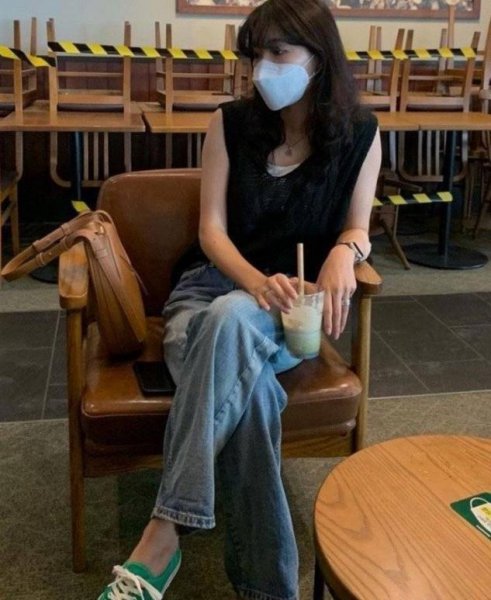 阔腿裤配什么上衣好看