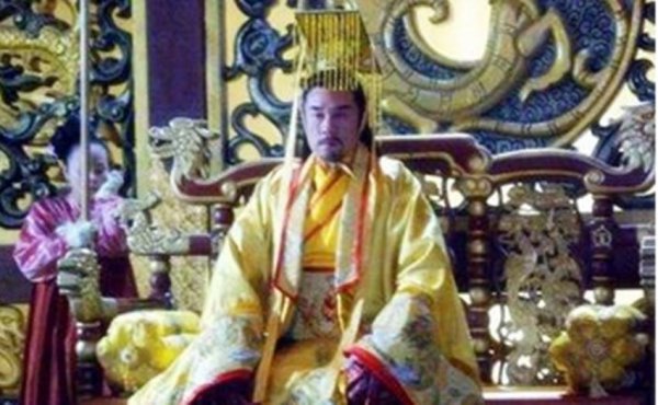 皇帝大还是太上皇大