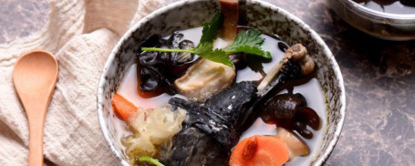 乌鸡和什么煲汤比较好吃