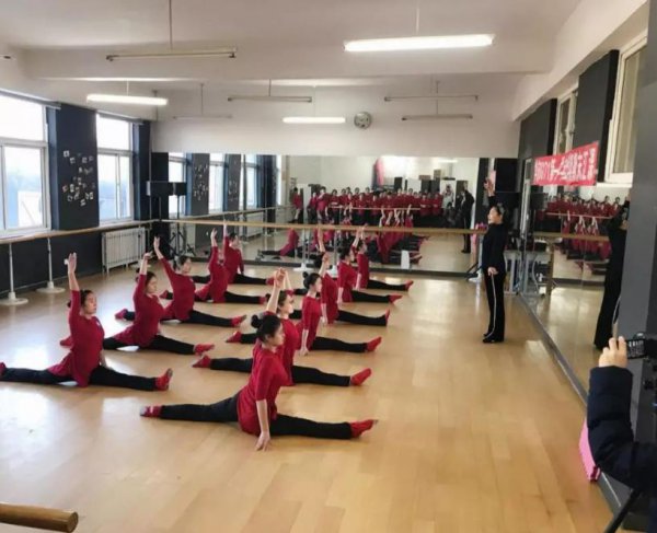 可怕的女生宿舍关系