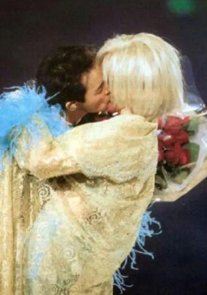 梅艳芳和张国荣关系