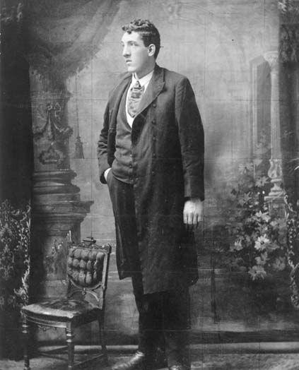 世界上最高的人叫什么名字