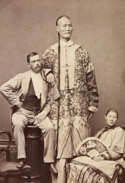 世界上最高的人叫什么名字