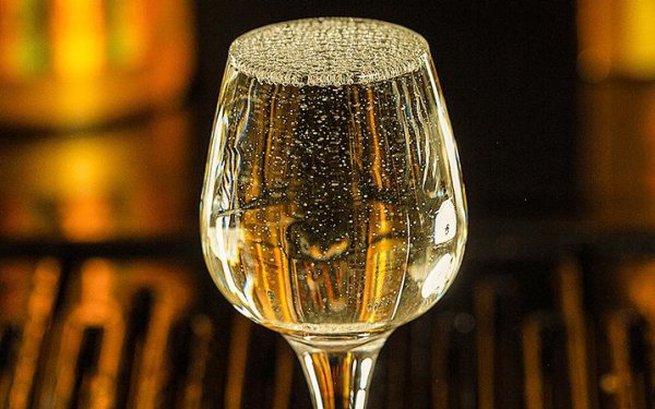 汾酒红盖好喝还是黄盖的好喝