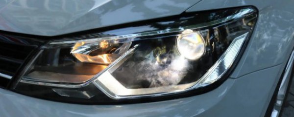 怎样判断车灯是否更换过