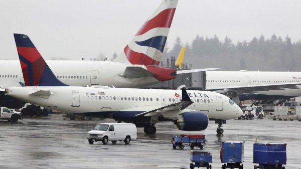 飞机为什么不飞直线