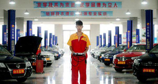 4s店保养说电瓶突然坏了