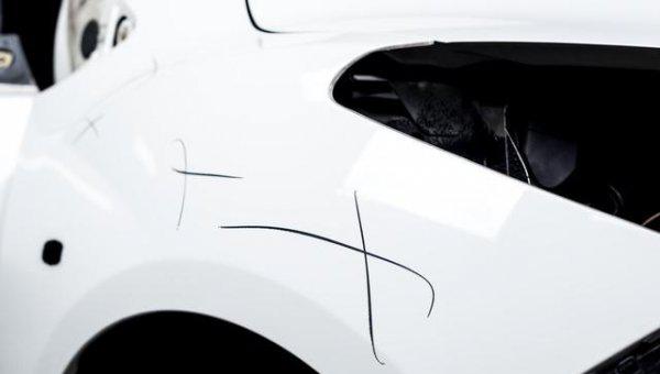 4s店保养说电瓶突然坏了