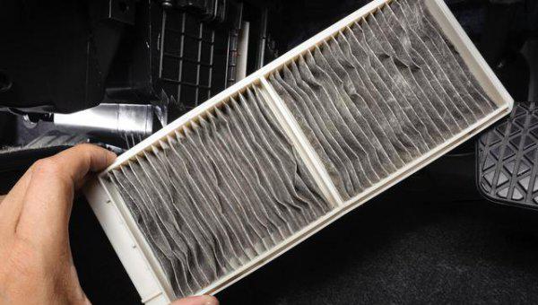 4s店保养说电瓶突然坏了