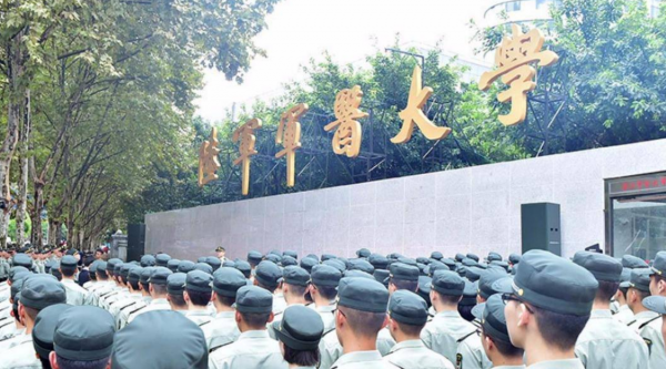 从长远看军校好还是警校好