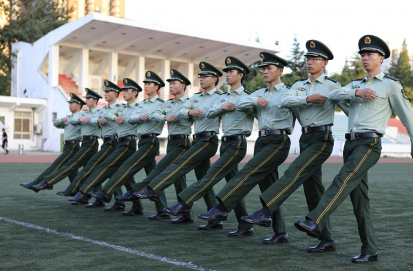 从长远看军校好还是警校好