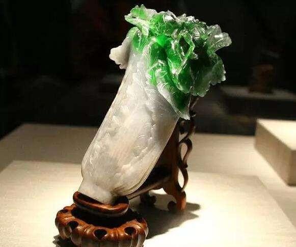 台北故宫的翡翠白菜值多少钱