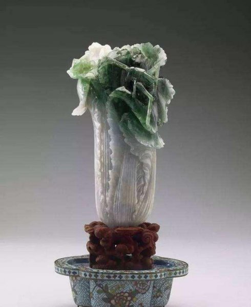 台北故宫的翡翠白菜值多少钱