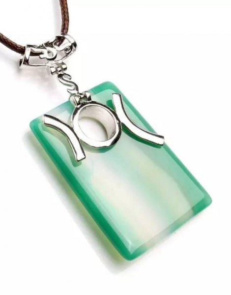 玉髓跟翡翠的区别