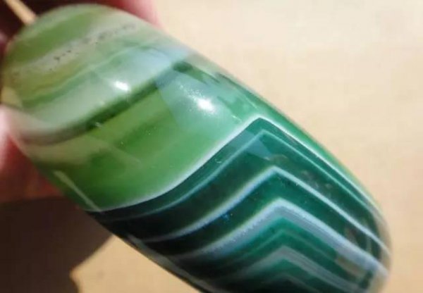 玉髓跟翡翠的区别