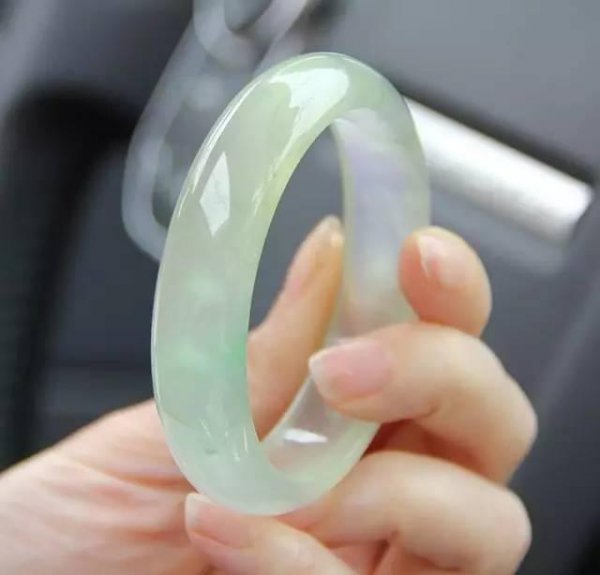 玉髓跟翡翠的区别