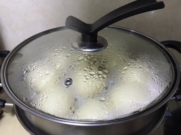 蒸馒头为什么先大火后小火