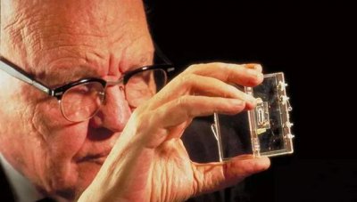世界上第一个发明芯片的人是谁 第一颗芯片发明科学家